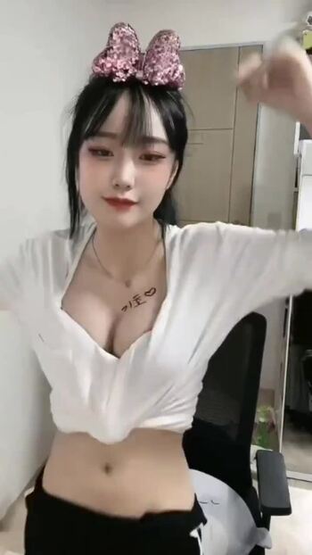 야동 300728번 썸네일