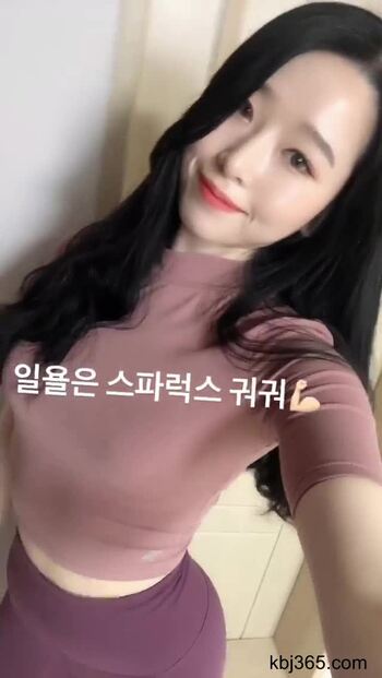 쌍둥이 머슬퀸녀