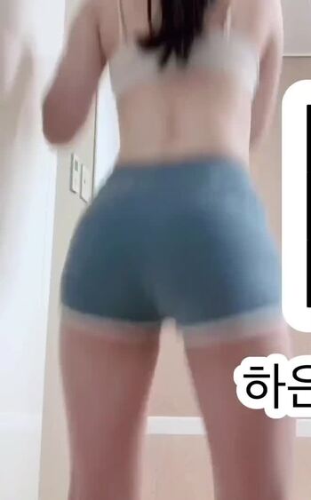 국 모텔 화장대사이 남친의 몰 카 (25)