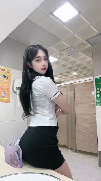 야동 606561번 썸네일