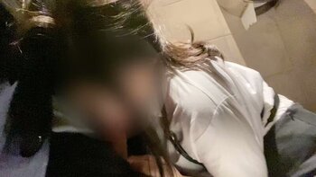 초대녀 화장실 펠라치오 POV 고화질 은꼴움짤