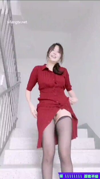 야동 303522번 썸네일