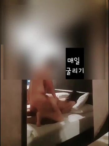 핑또녀(매일떡치는 노출노예 핑또커플 시아) (33)