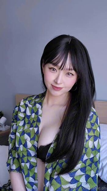 야동 694465번 썸네일