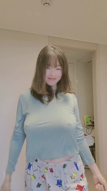 야동 628035번 썸네일