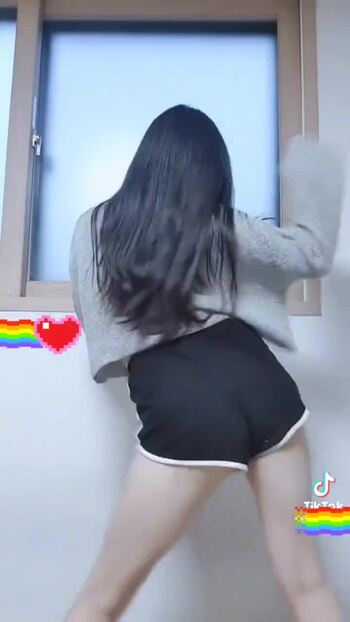 홈트중 레깅스 내리고 뒷치기 (17)