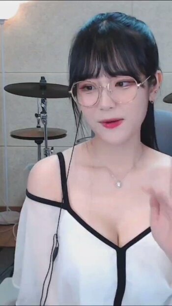 아프리카티비 라이브방송 짜증나면서도 귀여운 BJ 브라팅구기