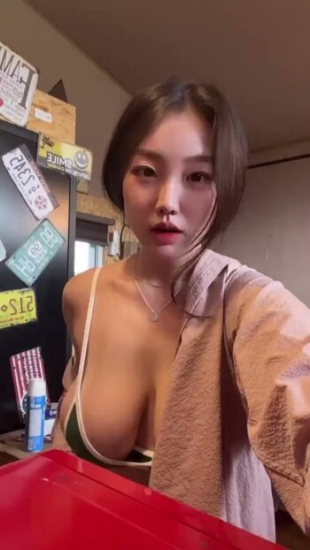 틱톡야동 은꼴움짤 거유녀 NSFW