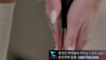 골프자세 잡아주며 부비부비