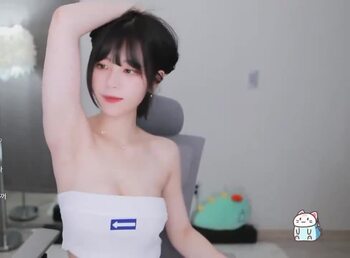 야동 725974번 썸네일