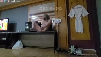 야동 383832번 썸네일